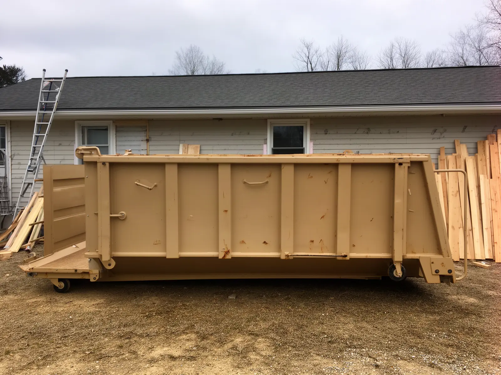Roll-off dumpster from American Ace Dumpster Rental in Memphis, TN